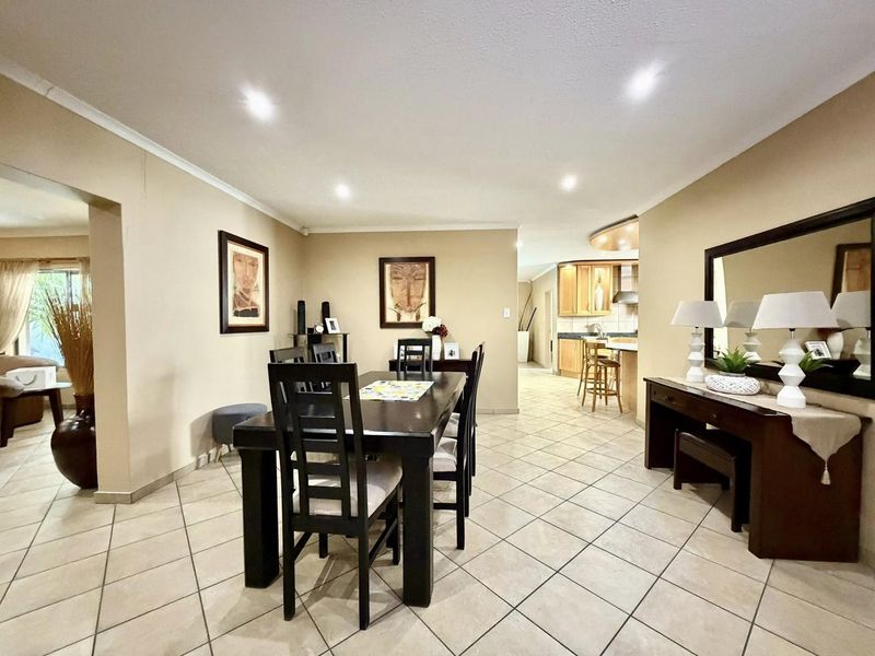 4 Bedroom House FOR SALE in Windhoek Country Club Estate - Photo 6