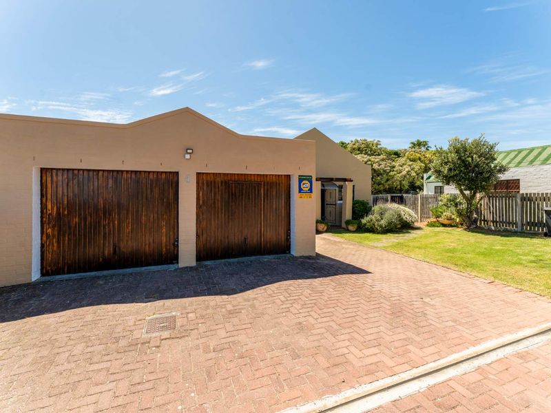 Home is where the heart is—and this one’s got plenty of it. - Photo 2