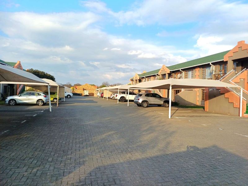 Cosy, Lock-up-and-Go ground floor unit with pre-paid utilities - Photo 3