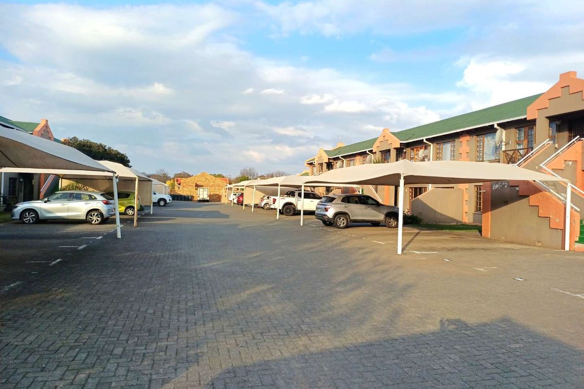 Cosy, Lock-up-and-Go ground floor unit with pre-paid utilities - Photo 3