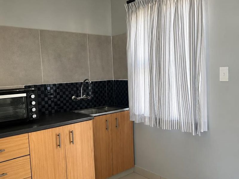 One-Bedroom Rental Property in Veld En Vlei, Richards Bay - Photo 1