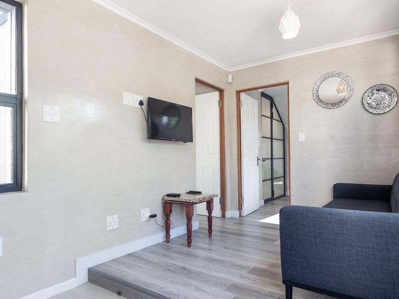 Modern Renovated Duplex in Green Point - Photo 8