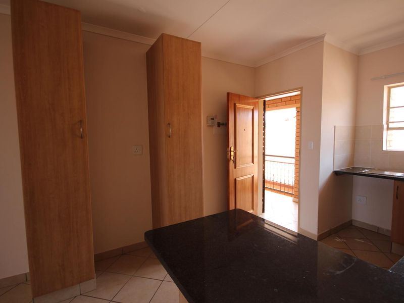 Perfect 3Bedroom 2nd floor apartment! - Photo 3