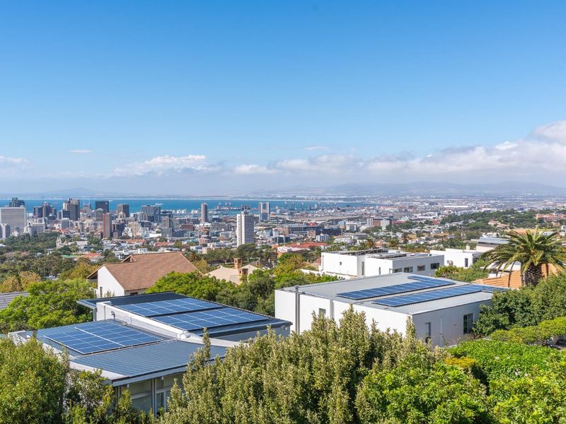 Large Family Home in Leafy Oranjezicht - Photo 4