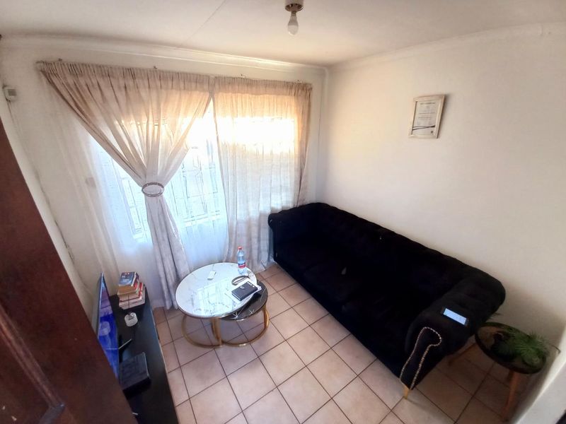 Three bedrooms house for sale in Lotus Gardens - Photo 10