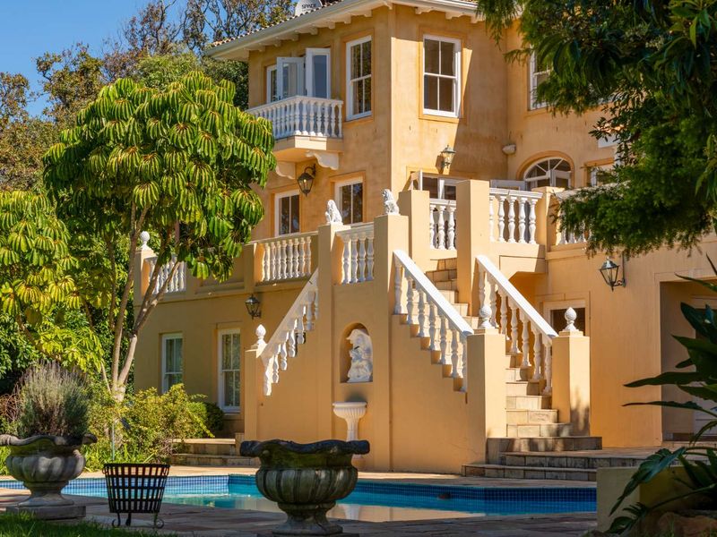 Exclusive Constantia Residence with Expansive Gardens and Exceptional Views - Photo 1