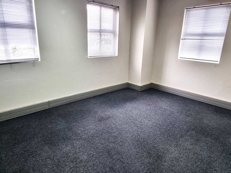Double Storey Office in Westlake Business Park - Photo 9