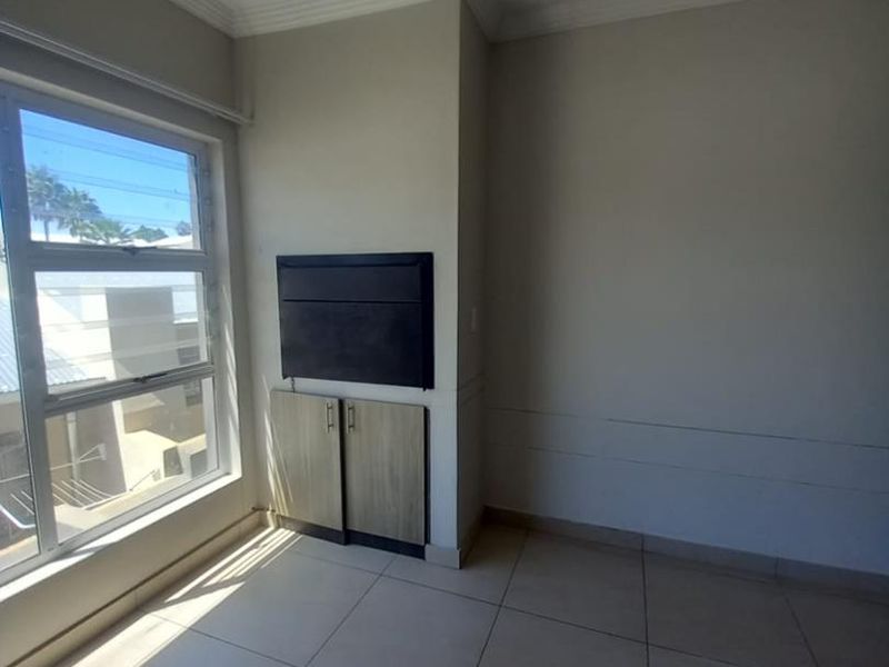 MODERN APARTMENT FOR SALE PIONIERSPARK EXT 1 - Photo 3