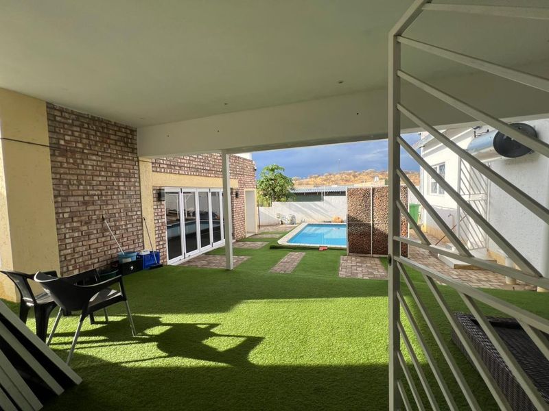 🏡 Luxury 4 Bedroom  House For Sale – Khomasdal 16 - Photo 3