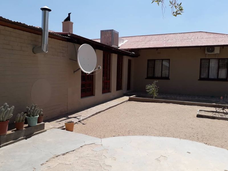 HOUSE FOR SALE IN BETHANIE - NAMIBIA - Photo 8