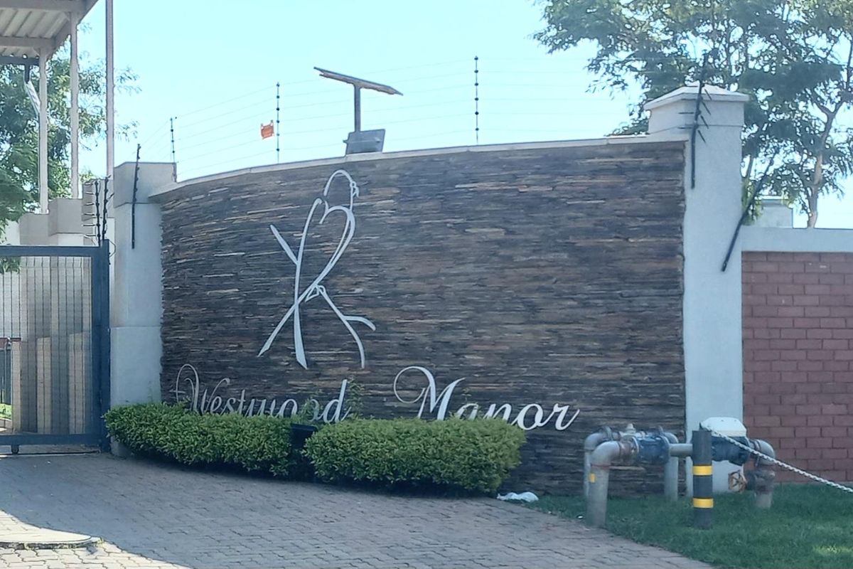 Two bedroom town house for sale in Andeon Pretoria West - Photo 2