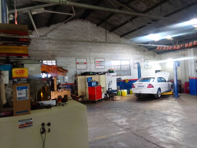 Strategically Positioned Auto Service Centre for Sale- Unbeatable Opportunity for Business Success - Photo 8
