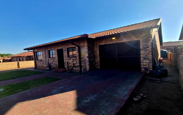 Property #2494763, House For Sale in Witbank Ext 10