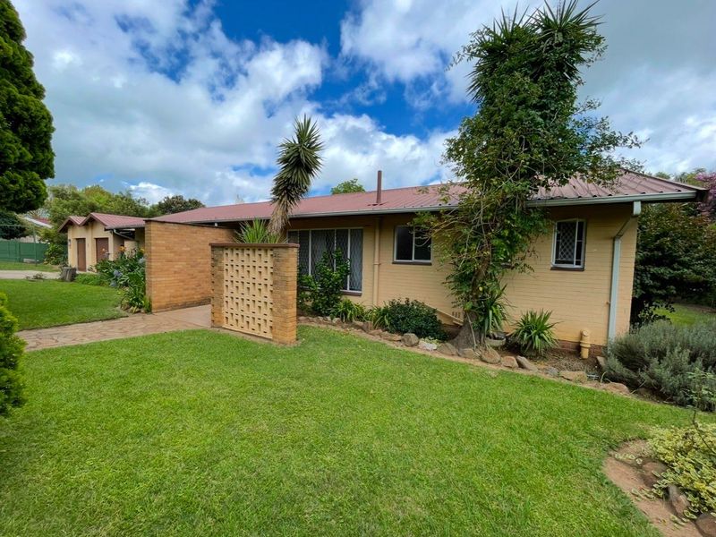 3 Bedroom home in Strathmore Park for sale - Photo 4