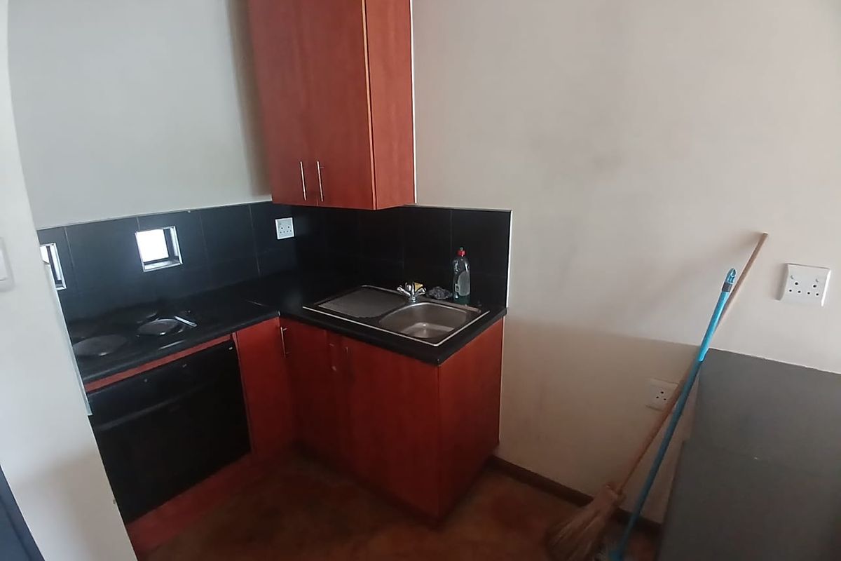 ROOM TO RENT IN SHARED APARTMENT - Photo 4