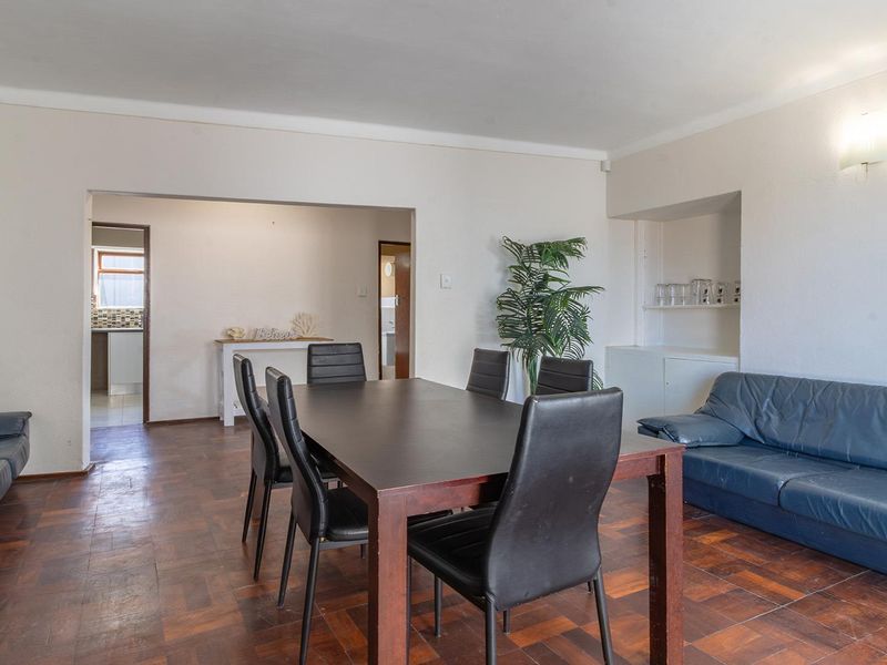 Beachside Living Meets Mountain Views – Spacious Muizenberg Gem with Garage - Photo 7