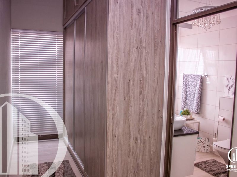 An amazing property with one-of-a-kind features - Photo 8