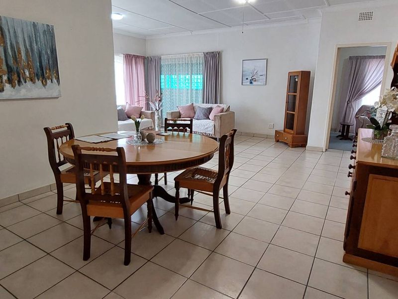 Family entertainer with large flat - Photo 4