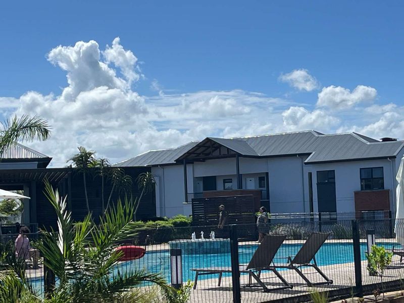 Luxury Top Floor Apartment with Sea Views – Ballito Hills - Photo 8