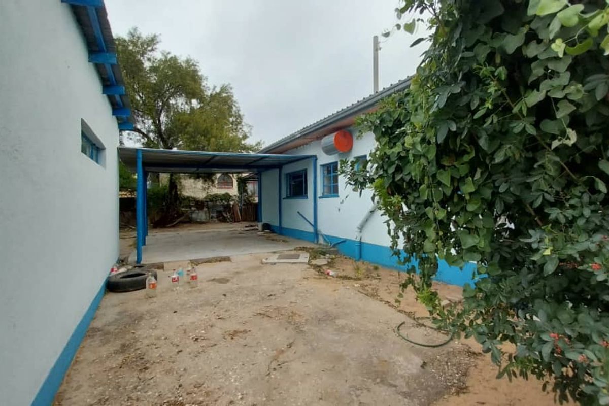 Okahandja - 3 Bedroom House For Sale - Photo 4