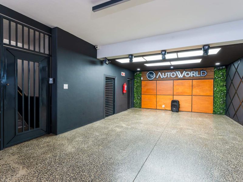 Stunning Commercial Space In Goodwood - Photo 5