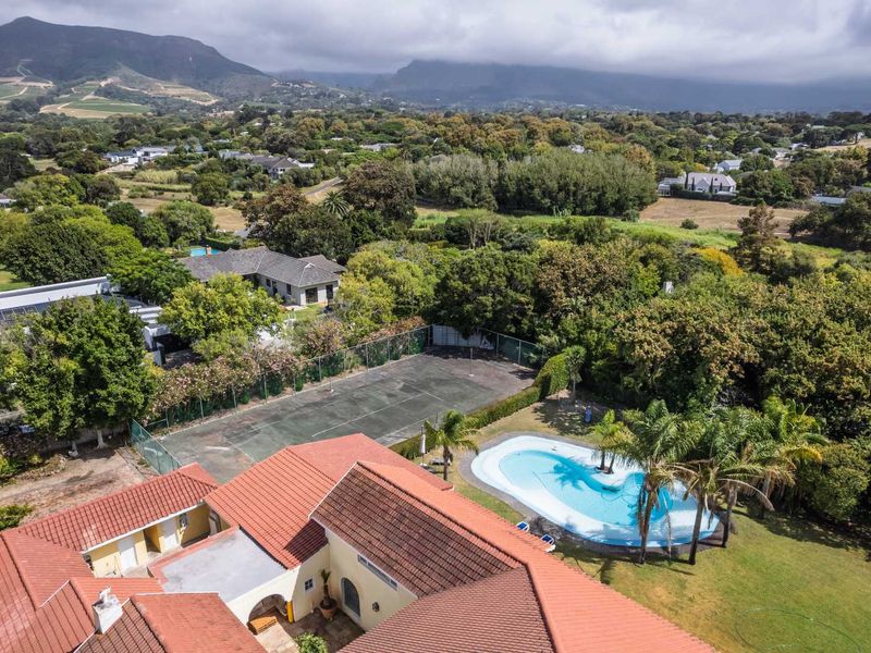 Expansive Constantia Hills Estate – Exceptional Space and Endless Possibilities - Photo 3