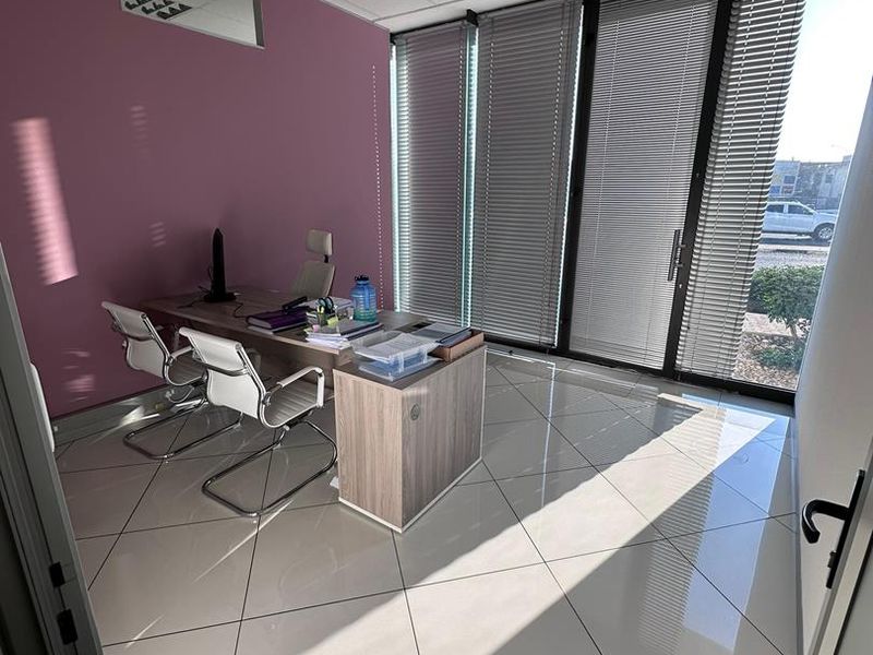Office in Southern Industrial - Photo 7