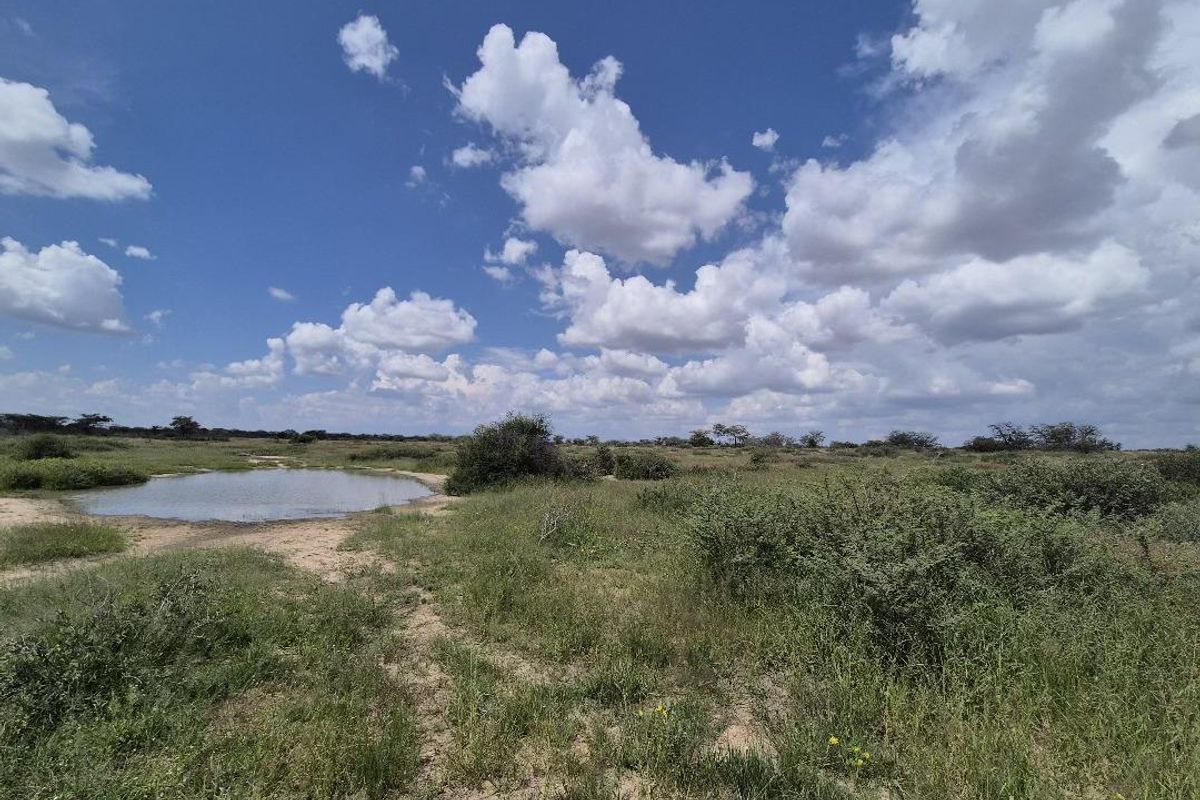 Exceptional Opportunity to Own a Well-Developed ±2,400 ha Large Stock Farm in the Sought-After Gobabis District. - Photo 4