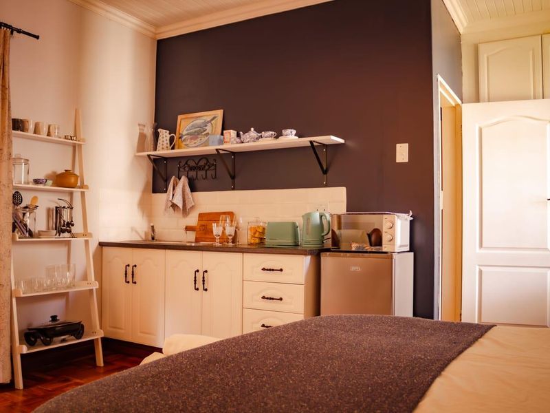 Space, Privacy and Comfort in Sought-After Rietondale - Photo 7