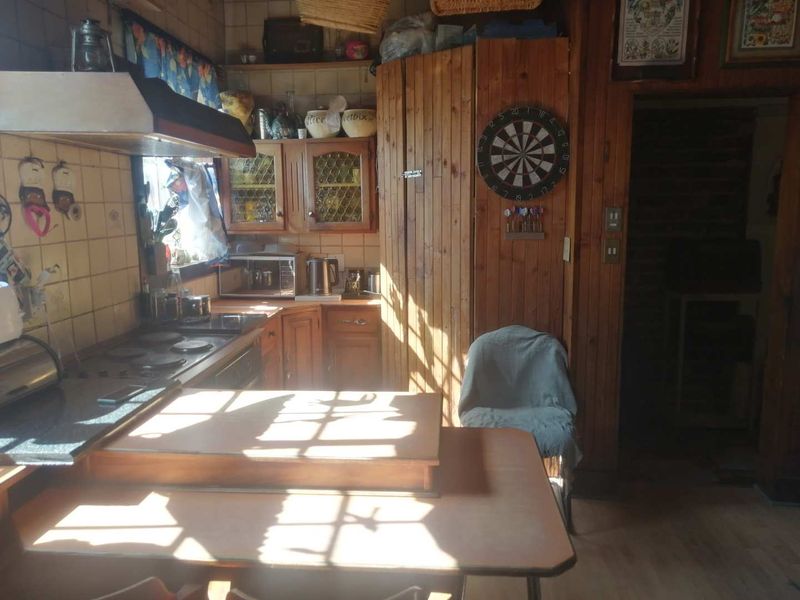 Old Beauty close to The Glen Shopping Centre & Comaro Crossing! - Photo 6