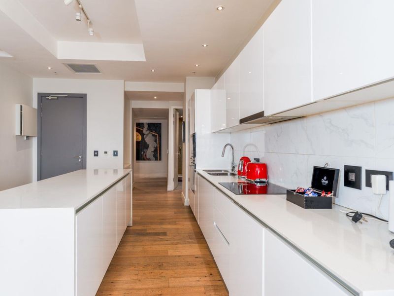 3 Bedroom Air-BnB Penthouse - Photo 5