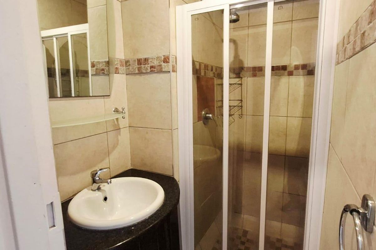 **Stunning Air BNB Apartments** Oceanic Gem with Unparalleled Sea Views – Fully Furnished** - Photo 2