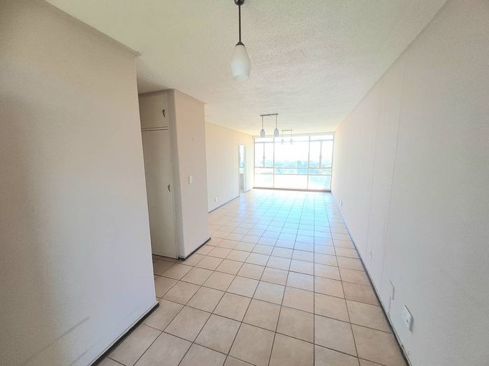 Property #2560766, Apartment For Sale in Weavind Park