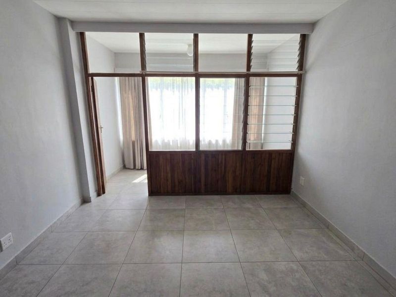 2.5 Bedroom Apartment Available in Waverley - Photo 5