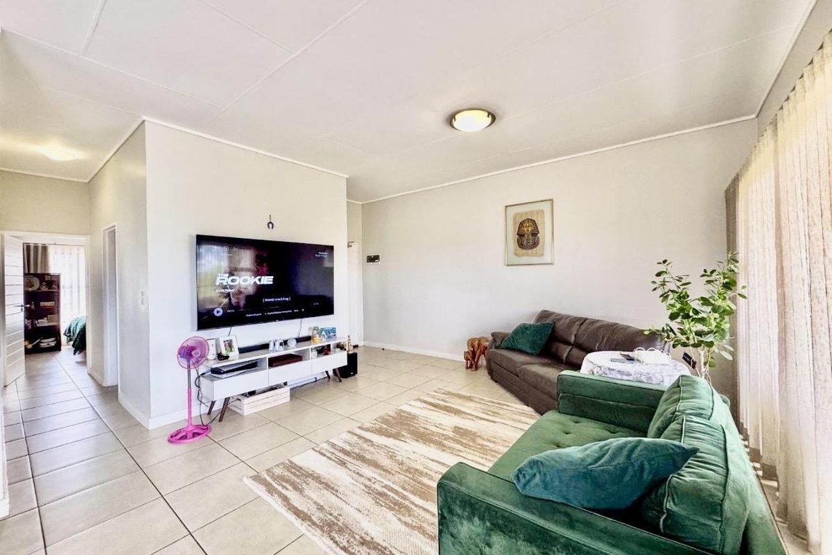 Move-In Ready Luxury Apartment in Linbro Park Sandton - Photo 4