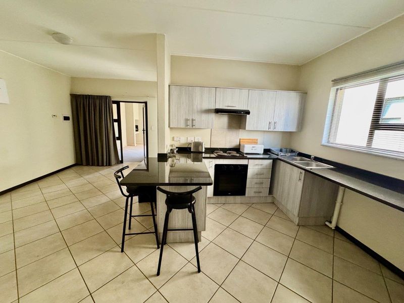 2 Bedroom, 2 Bathroom Ground Floor Apartment – Pet Friendly - Photo 7