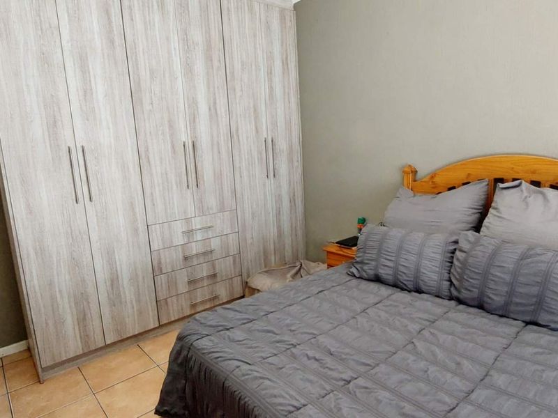 Lock-Up-and-Go Simplex with Modern Amenities - Photo 8