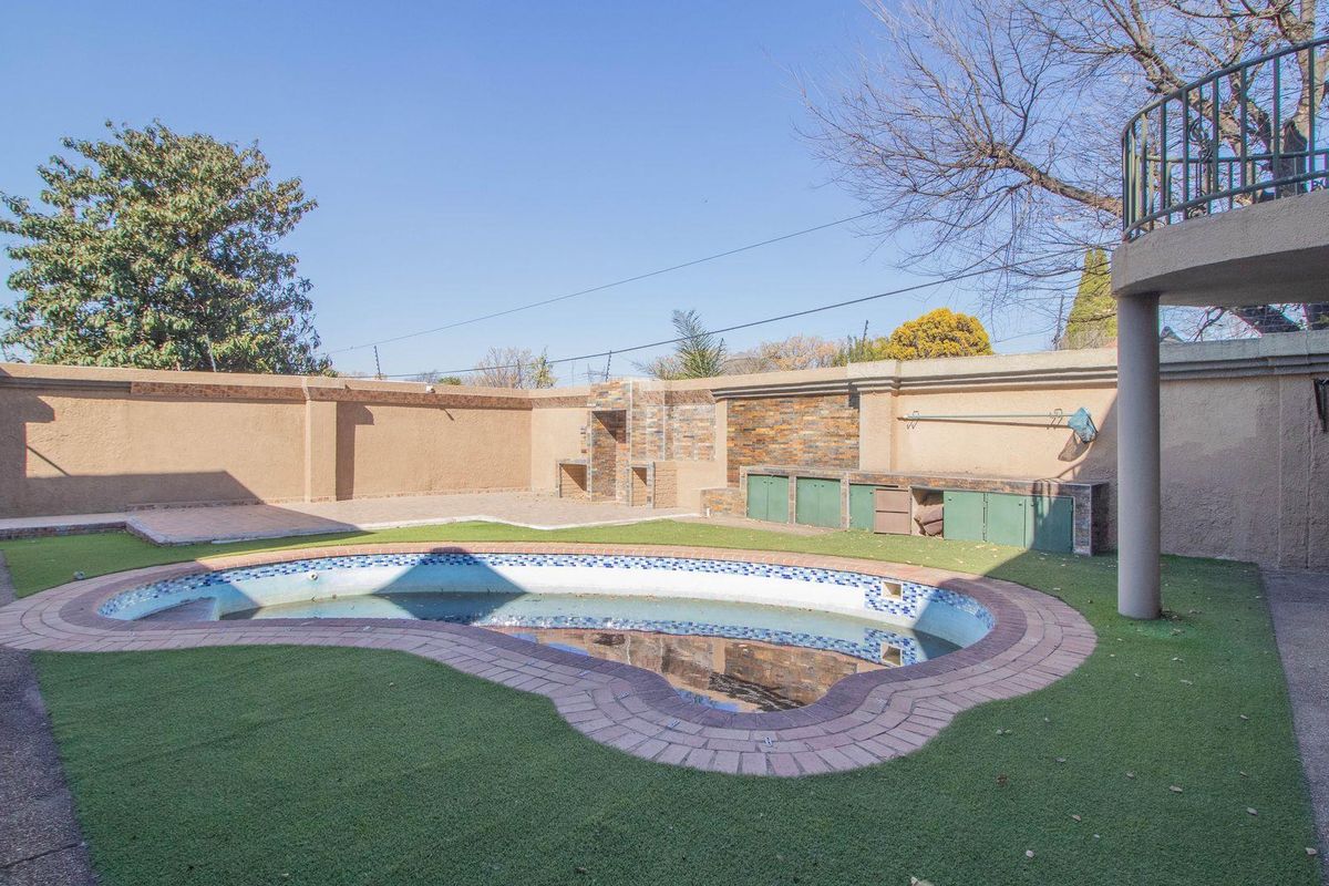 Beautiful  Family home in the boomed area of Mackenzie Park  Benoni - Photo 3