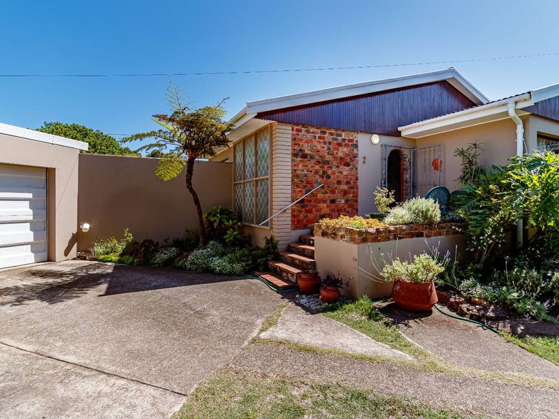 Nestled in the ever-popular suburb of Sunridge Park, this property offers more than just a home - it offers a lifestyle. - Photo 2