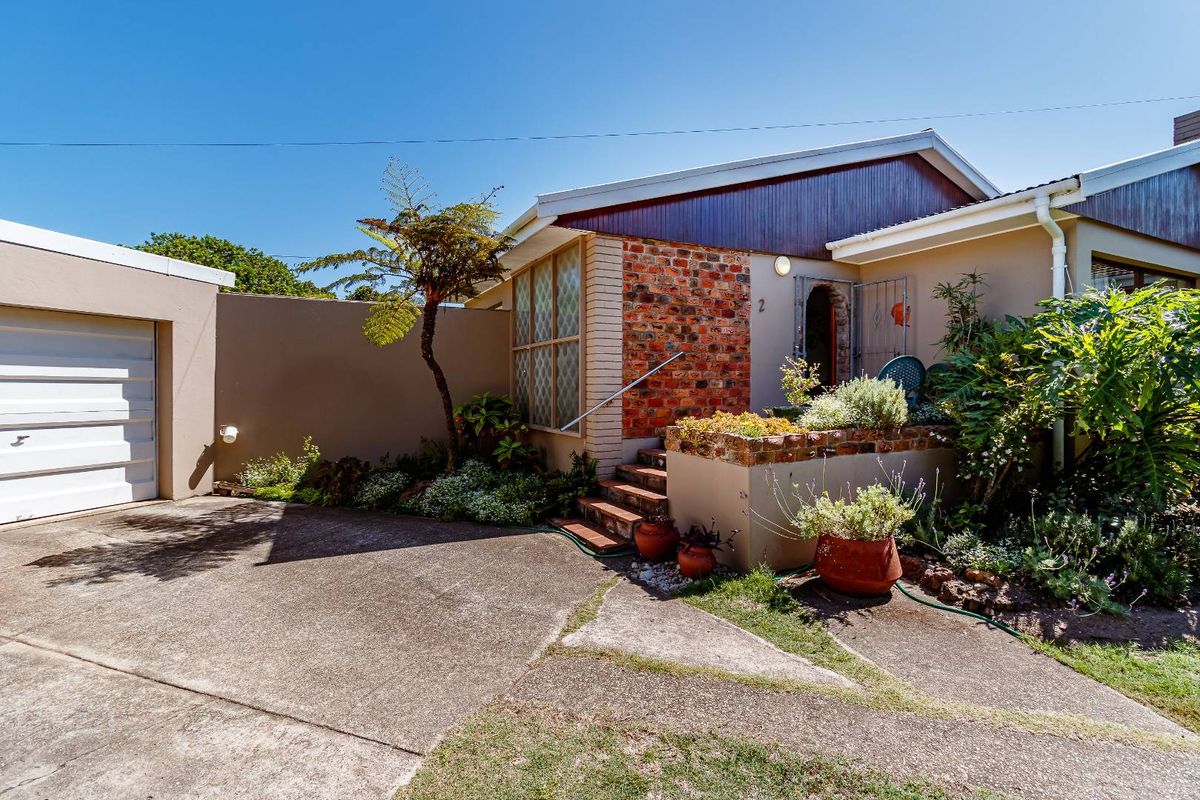 Nestled in the ever-popular suburb of Sunridge Park, this property offers more than just a home - it offers a lifestyle. - Photo 2