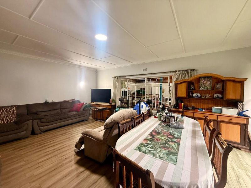 Beautiful 4 Bedroom house for sale in vryheid - Photo 10