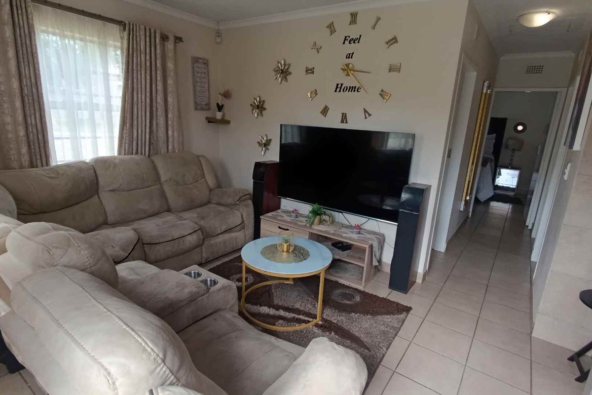 "Secure Estate Living: 3-Bed, Ready to Move In!" - Photo 4