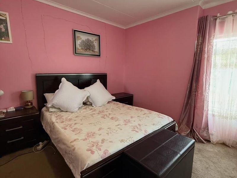 Olympia-For Sale- N$4 400 000 - Photo 10