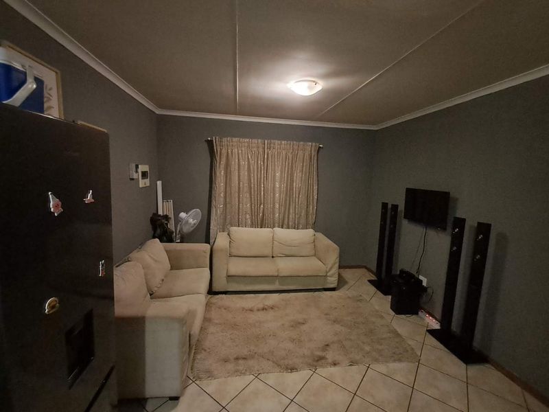 Apartment Property In Lilly Complex In Olieven - Photo 2