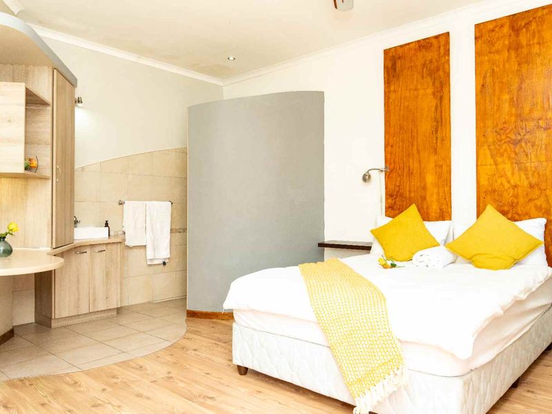 Windhoek Central - 17 bedroom Hotel Fore Sale - Photo 4