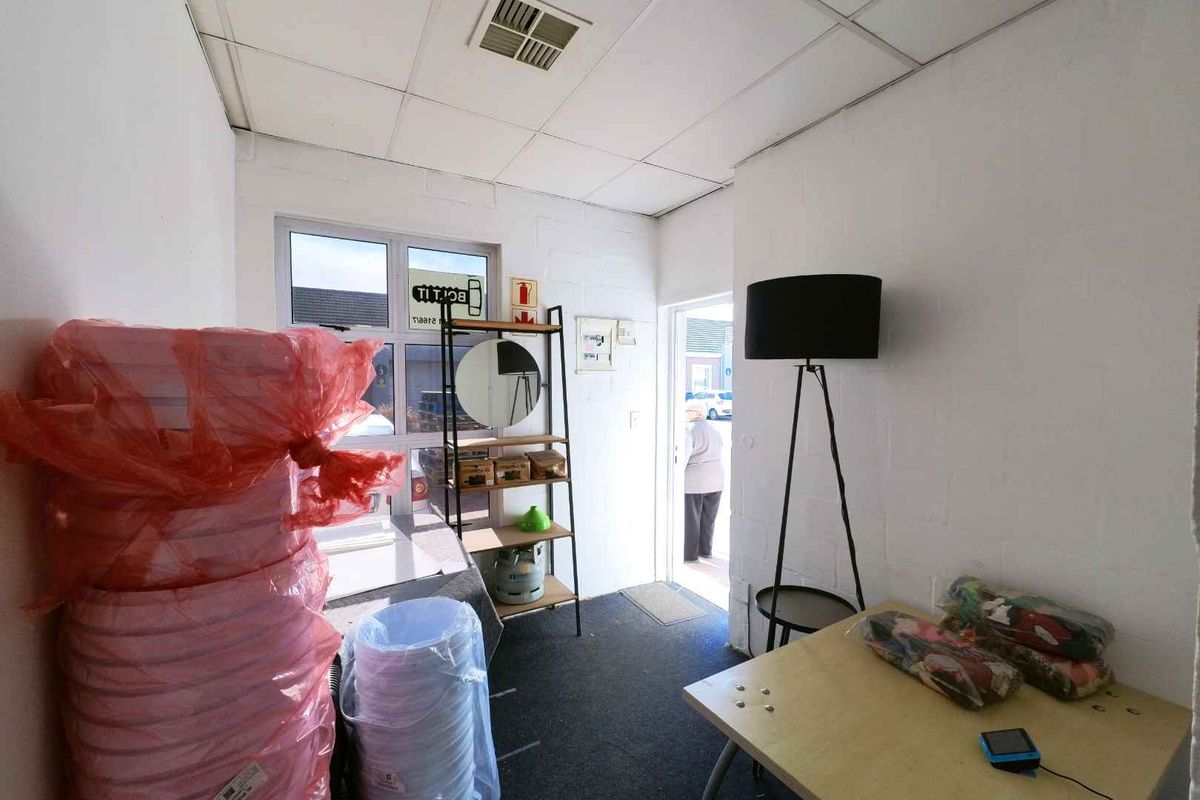 FOR LEASE - STORAGE & OFFICE - Photo 2
