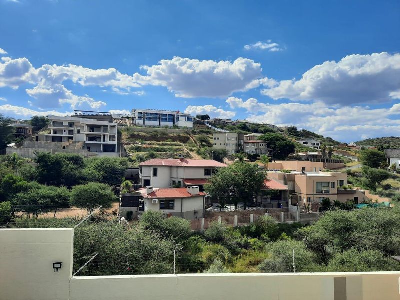 AUASBLICK - STYLISH FAMILY HOME N$5 500 000 - Photo 2