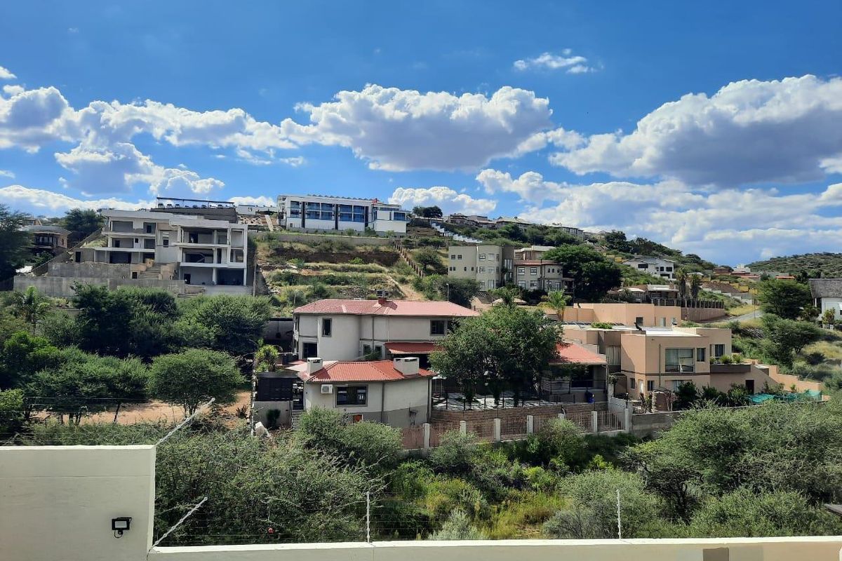 AUASBLICK - STYLISH FAMILY HOME N$5 500 000 - Photo 2