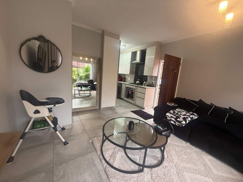 Modern, Move-In Ready Home with Solar – Secure Complex Living at Its Best! - Photo 4