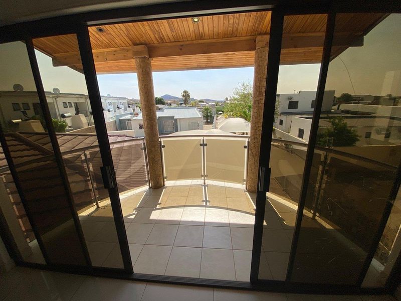 Cimbebasia - 5 Bedroom house for sale. - Photo 6